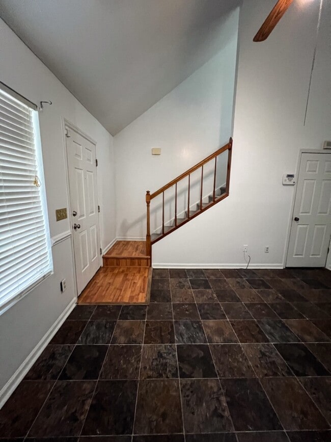 Building Photo - 1119 Cloister Pl