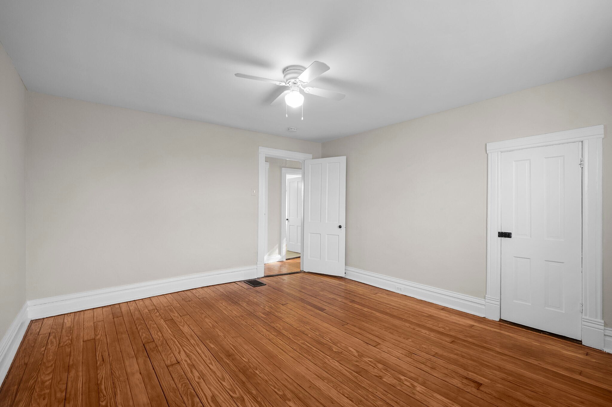 Building Photo - 5354 Gilson Ave