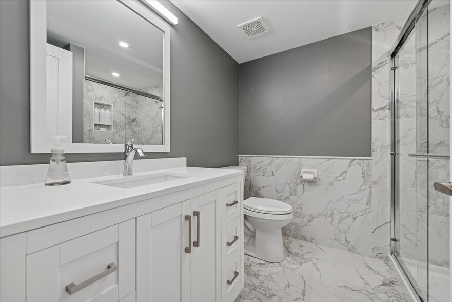 Building Photo - 40 Le Forge Ct