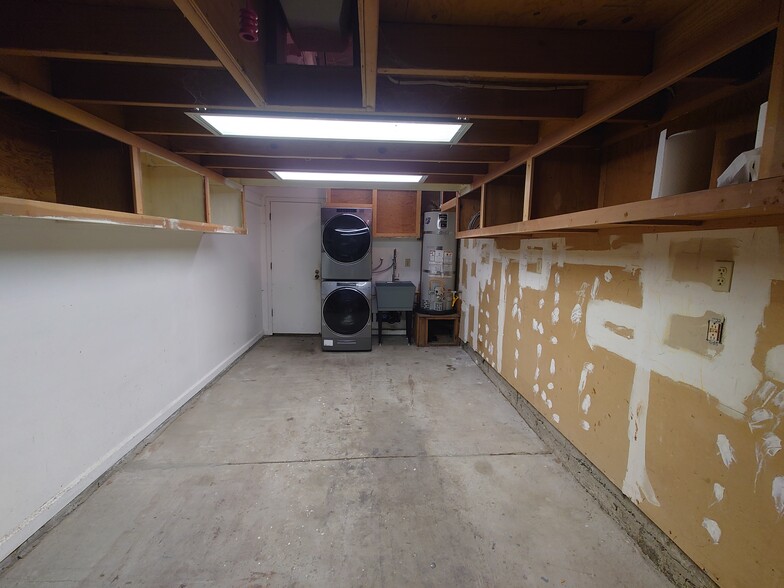 Building Photo - 7516 Silvertree Ln