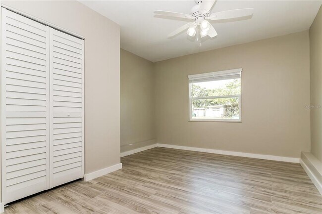 Building Photo - 9537 Groveland St