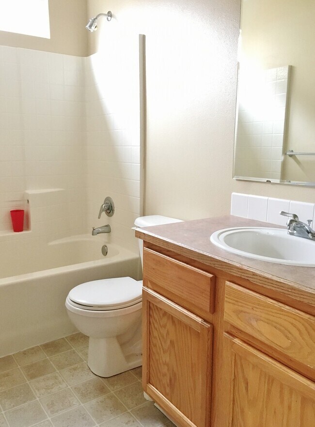 Building Photo - Adorable 3 bd 2 ba home in Vallievue Heigh...