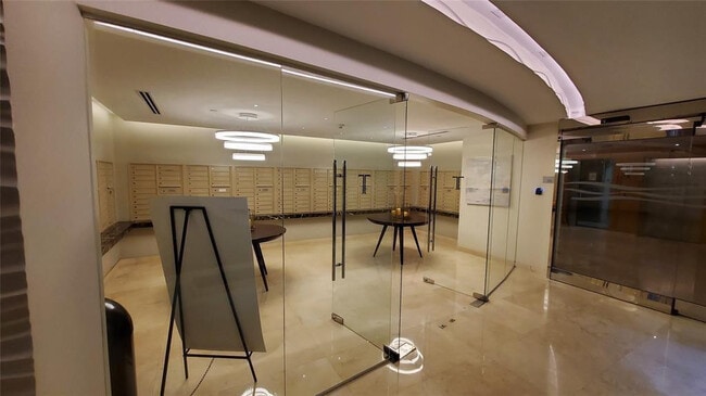 Building Photo - 15901 Collins Ave