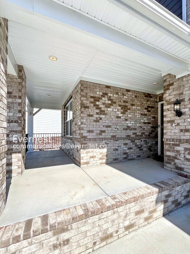 Building Photo - 506 Lyness Dr