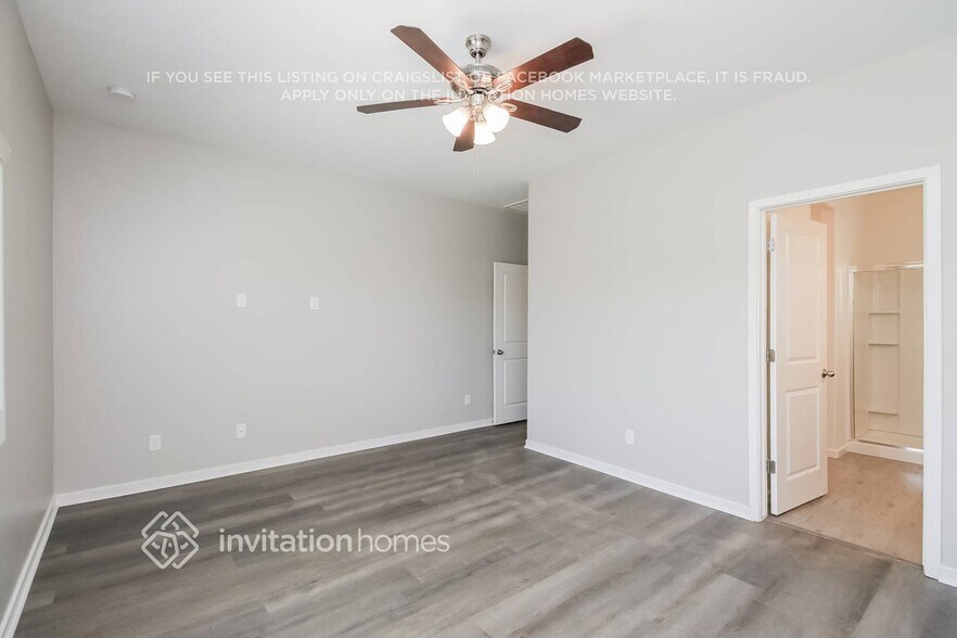 Building Photo - 5541 E Santa Clara Dr