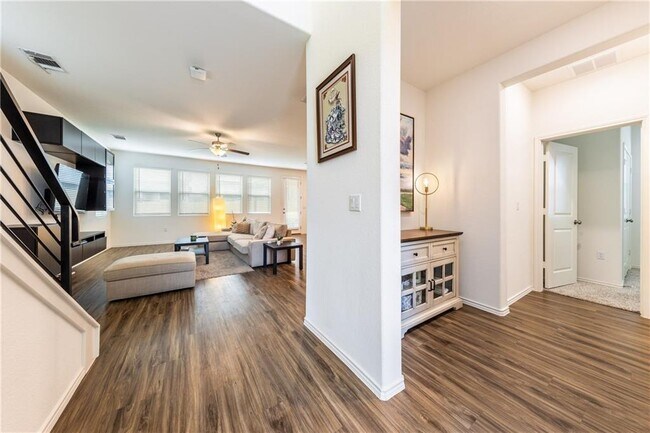 Building Photo - 1111 Diggy Dr
