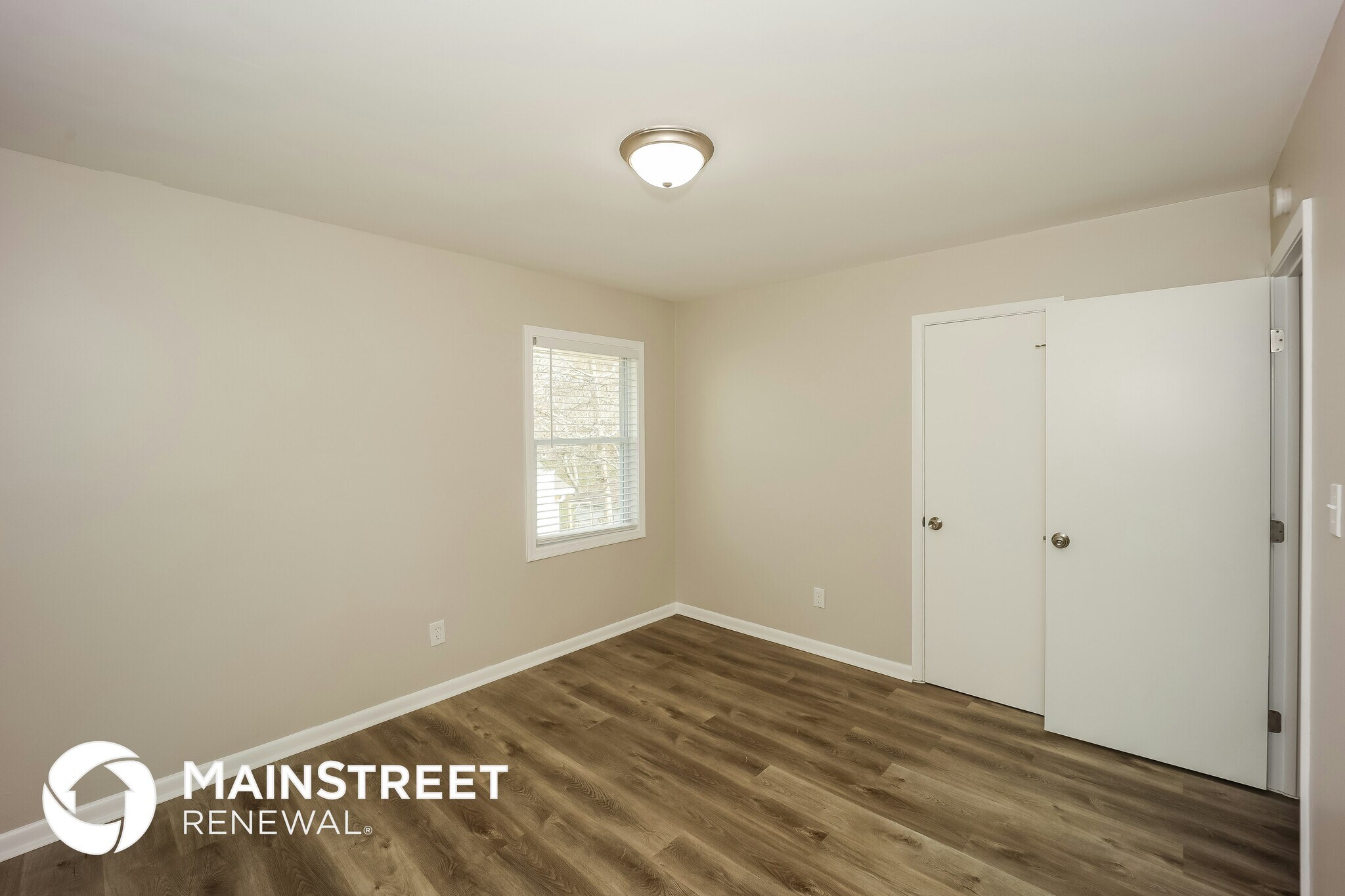 Building Photo - 267 Essex Dr