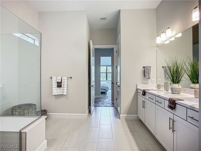 Building Photo - 2126 Yellowfin Cir