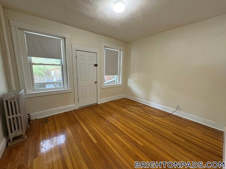 Building Photo - 9 Egremont Rd
