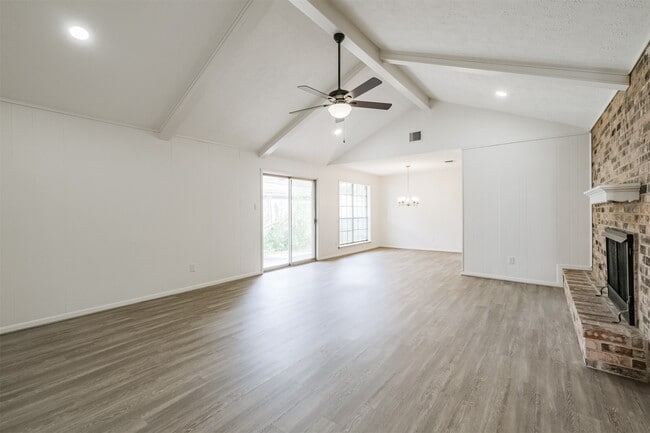 Building Photo - 3311 Palm Desert Ln