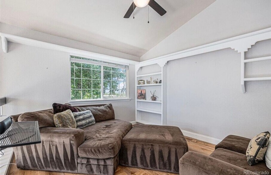 Building Photo - 2420 W 82nd Pl