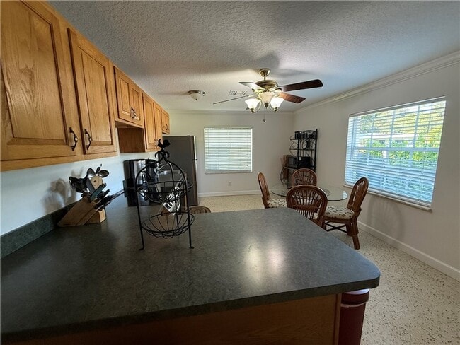 Building Photo - 2015 15th Ln