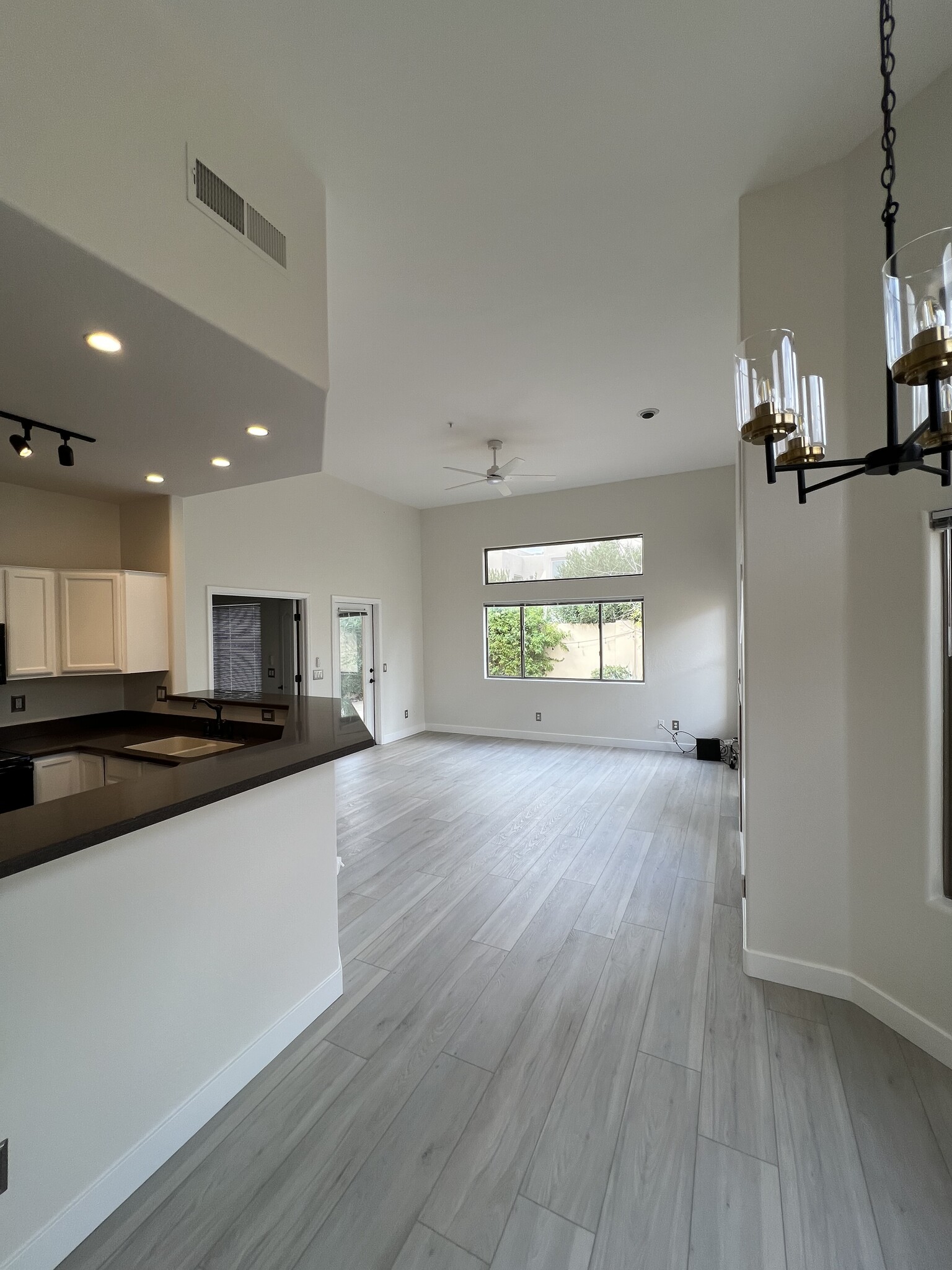 Building Photo - 9070 E Gary Rd