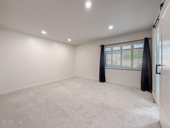 Building Photo - 21 Westbury St