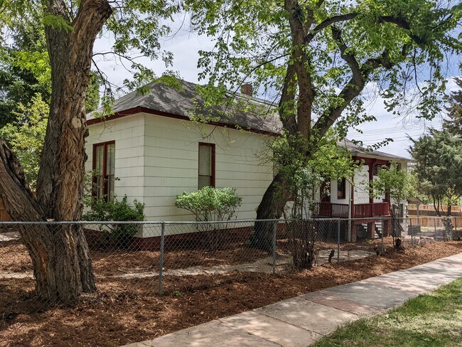 Building Photo - 1804 Mapleton Ave