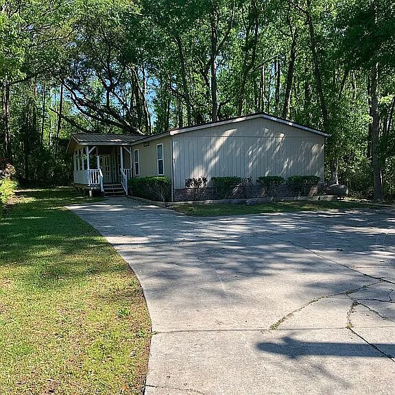 Building Photo - 232 Suburban St SW