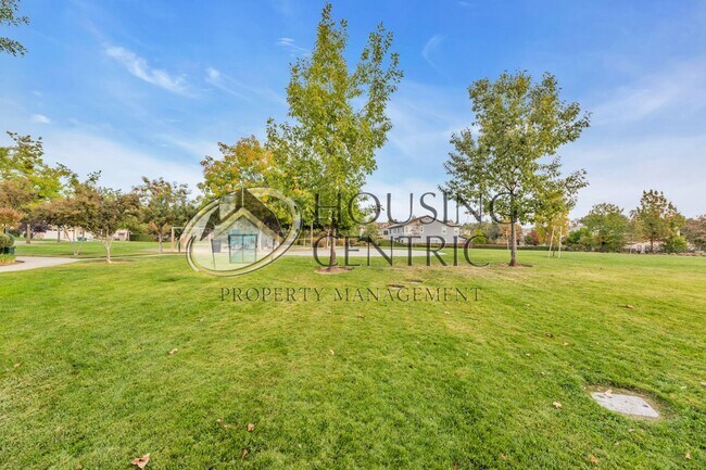 Building Photo - Exceptional Newer Construction Executive Rental in El Dorado Hills
