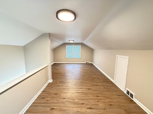 Building Photo - Renovated 3-Bedroom Home – Section 8 Welcome!