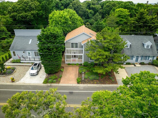 Building Photo - 710 Light House Ave
