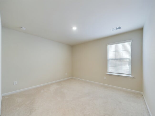 Building Photo - 3040 Whipcord Dr