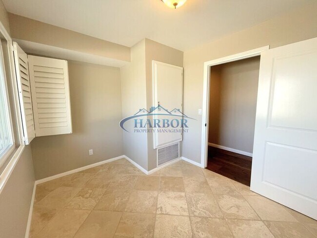 Building Photo - 2300 Sparta Dr