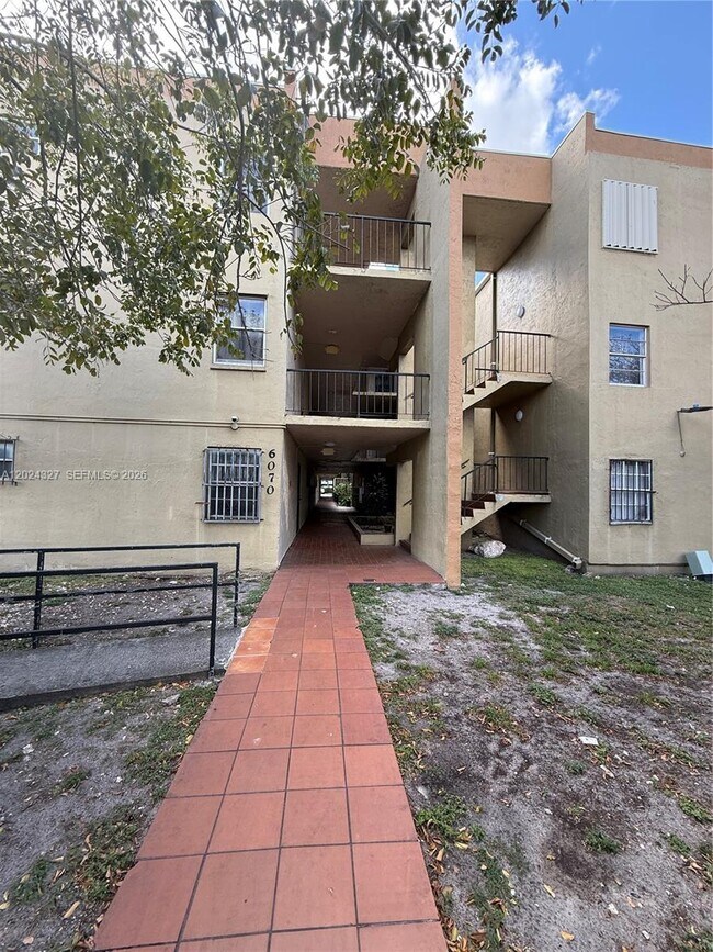 Building Photo - 6070 W 18th Ave