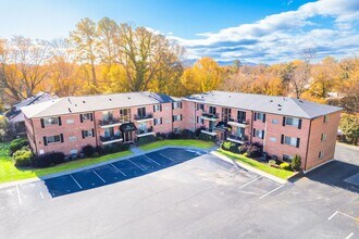 Building Photo - First Floor renovated two-bedroom, one-bath apartment in downtown Morganton