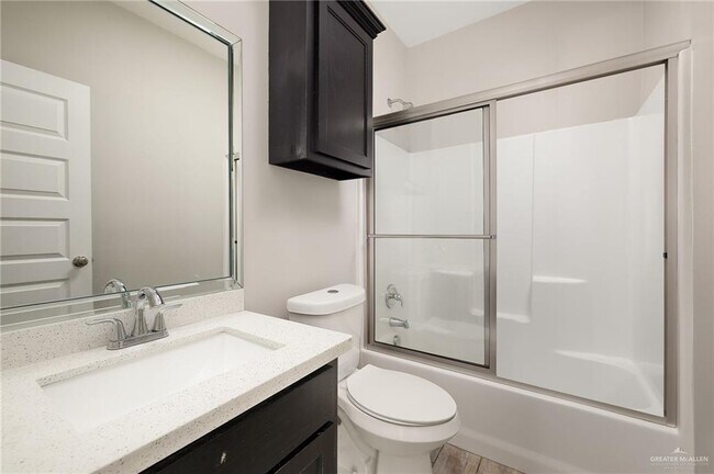 Building Photo - 16 W Harrison Ave