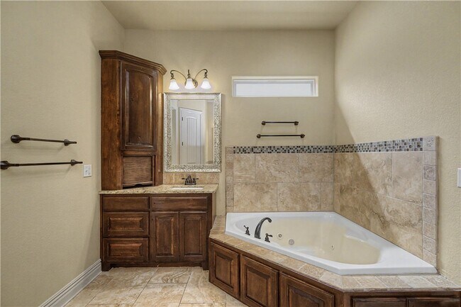 Building Photo - 6600 Willowridge Ln