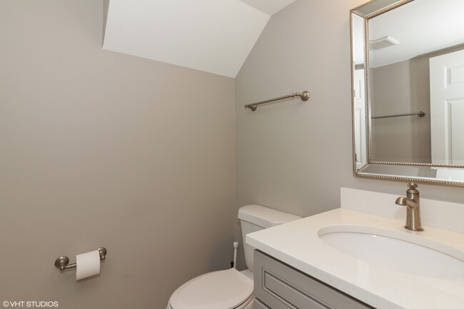 Building Photo - 627 Beaver Ct