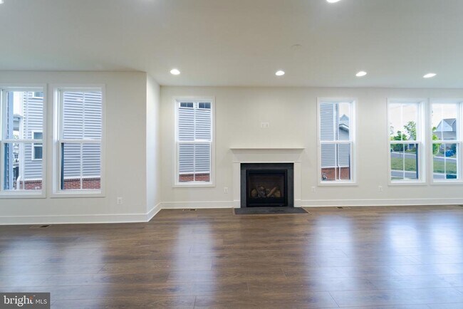 Building Photo - 41935 Spring Air Dr