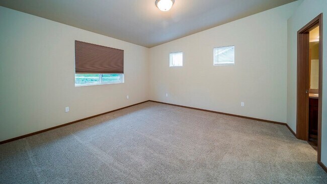 Building Photo - 10323 67th Ave NE