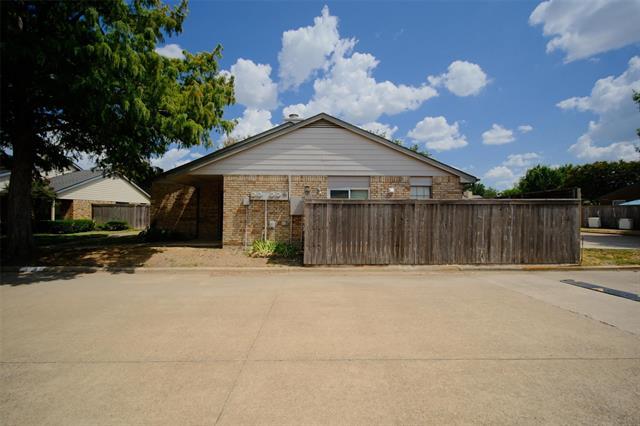 Building Photo - 2111 E Belt Line Rd
