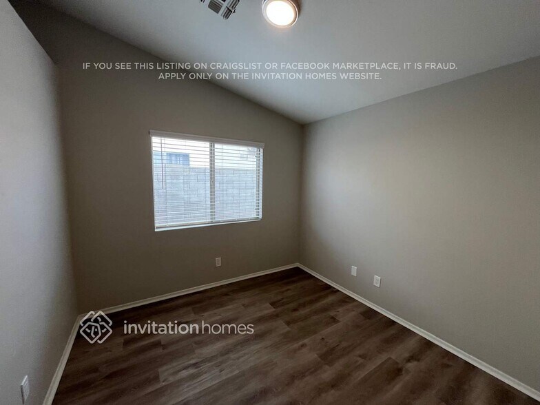Building Photo - 11354 W Ruth Ave