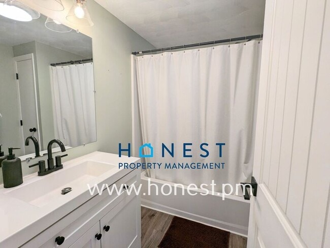 Building Photo - 151 Chimney Rd