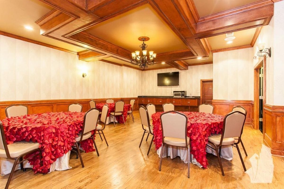 Building Photo - 5050 N Sheridan Rd