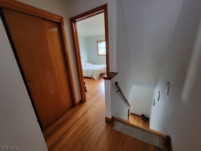 Building Photo - 555 Clifton Ave