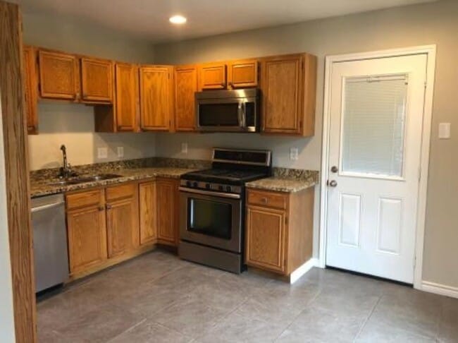 Primary Photo - 2 Bedrooms / 1 Bathroom