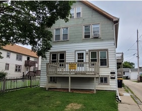 Building Photo - 1728s88tM