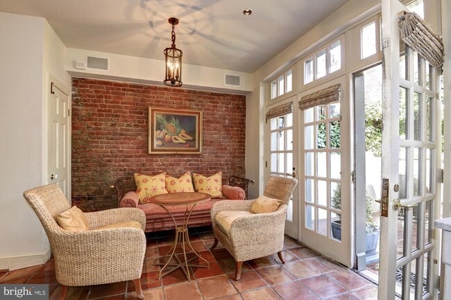 Building Photo - 3249 O St NW