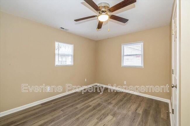 Building Photo - 1609 N Outer Dr