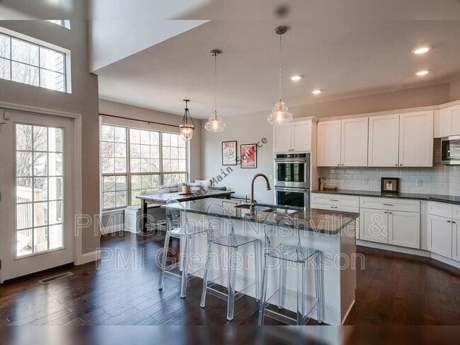 Building Photo - 5503 Saddlewood Ln