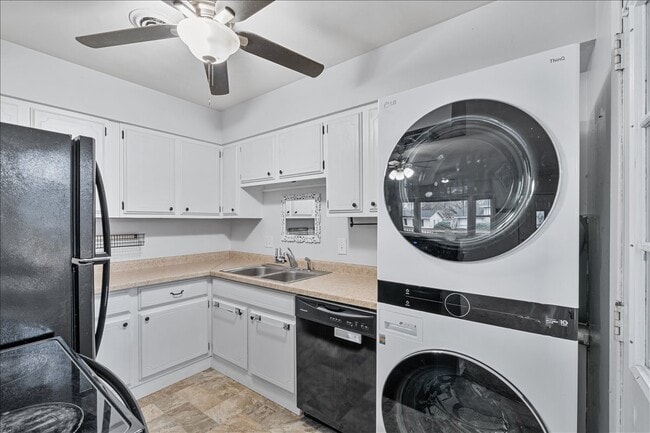 Building Photo - 925 2nd Ave E