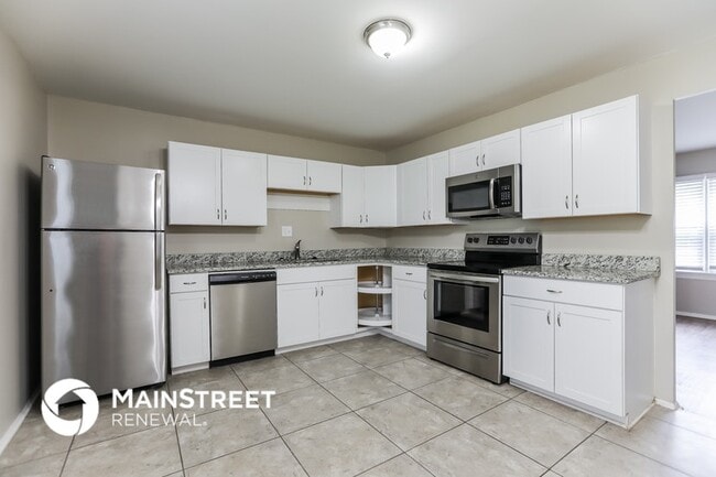 Building Photo - 15316 White Ave