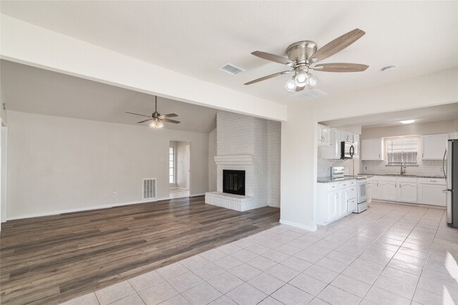Building Photo - 22115 Fincastle Dr