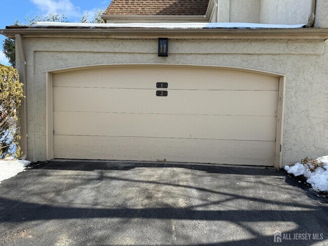 Building Photo - 1 Carriage Pl