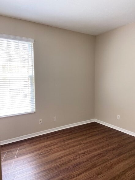 Building Photo - 1408 Holly Glen Run