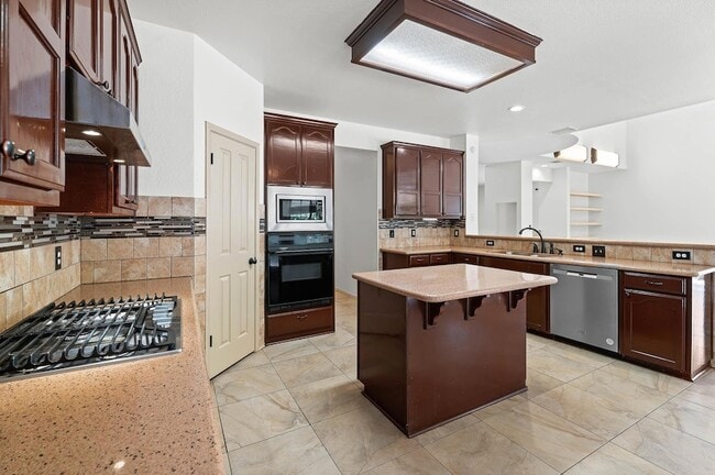 Building Photo - 1601 Chasewood Dr