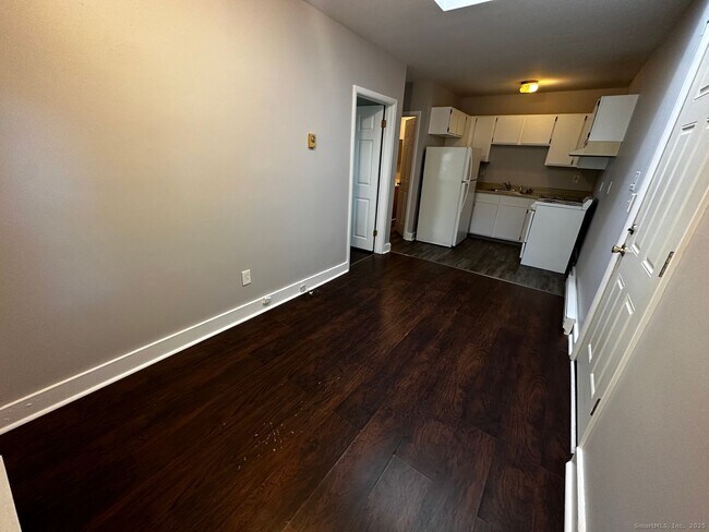 Building Photo - 7 Prest St