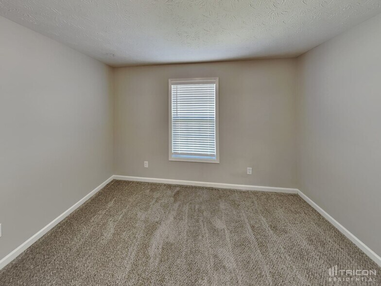 Building Photo - 78 Mountain View Dr